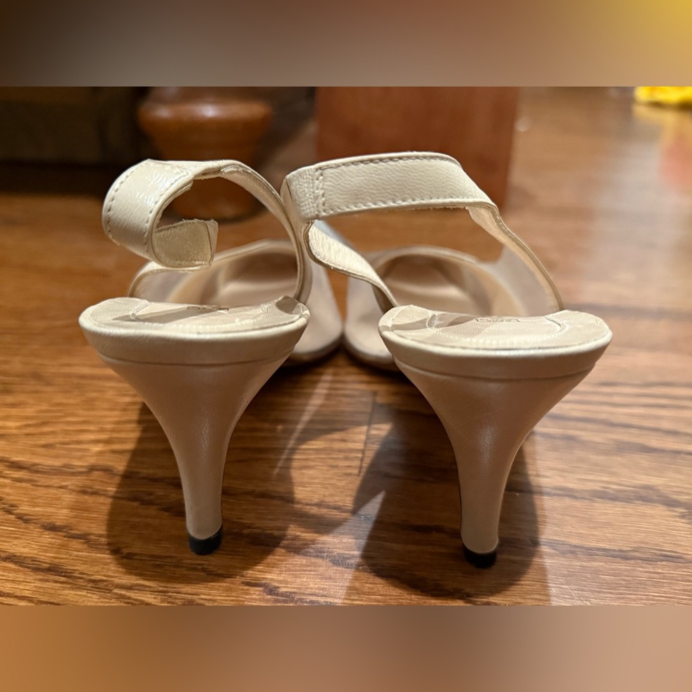 Vintage Luxury Italy Made Rene Mancini Cream Leather Slingback Heels sz 38 /US 7 - Picture 4 of 8